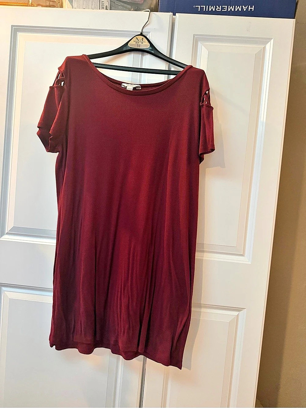 Burgundy Arizona Jean Co. Cutout Sleeve Midi Dress Like New